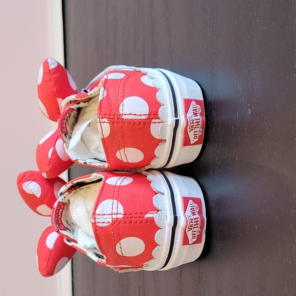 VANS limited edition mini mouse shoes - Picture 4 of 6